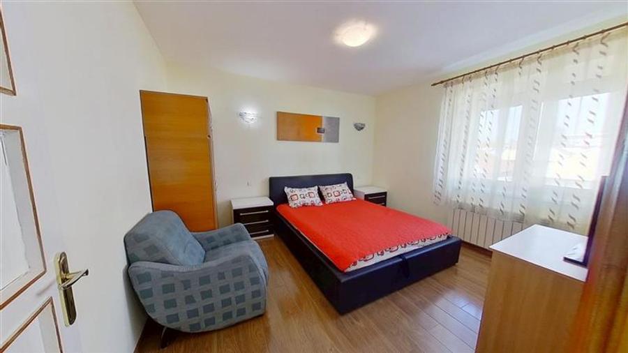 Apartament cu 2 camere nedecomandat, mobilat în Tractorul