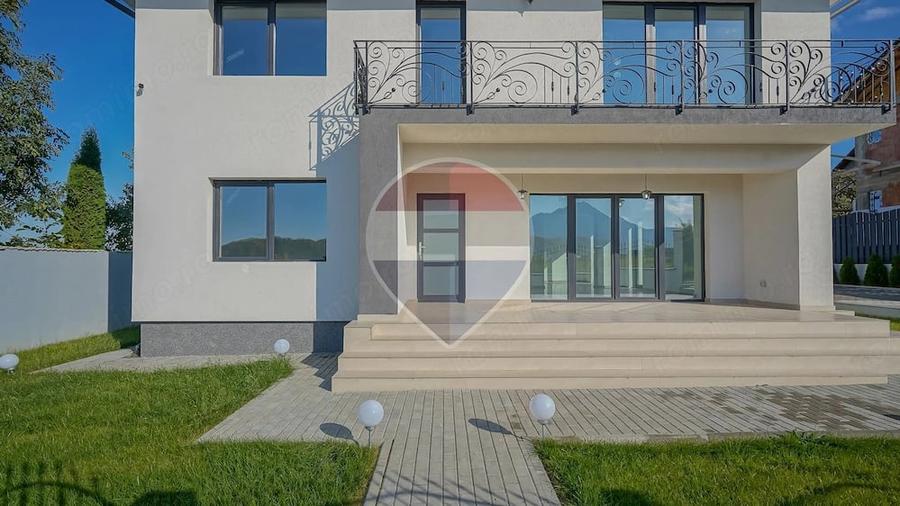 Casă cu Teren 400 Mp în Bunloc