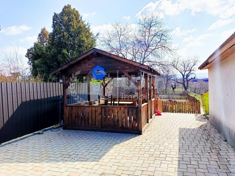 Casă individuală cu 6 camere cu Canalizare în Dâmbul Rotund