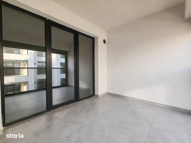 Apartament cu 3 camere decomandat în Romană
