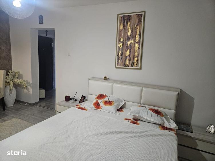 Apartament cu 3 camere în Micro 3