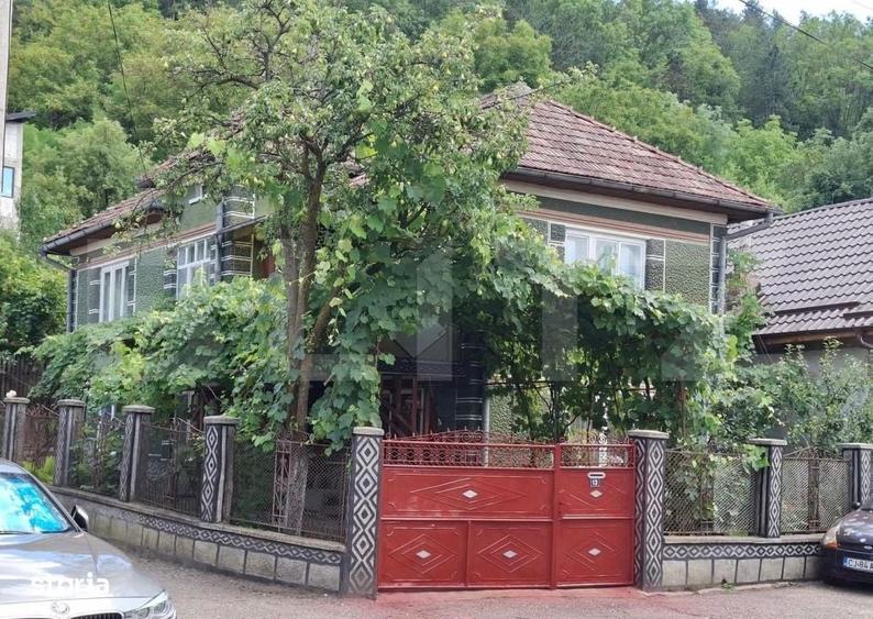 Casă cu 4 camere în Central