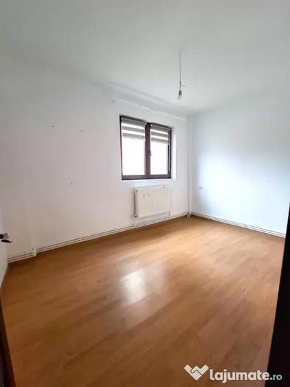 Apartament cu 3 camere decomandat în Ultracentral