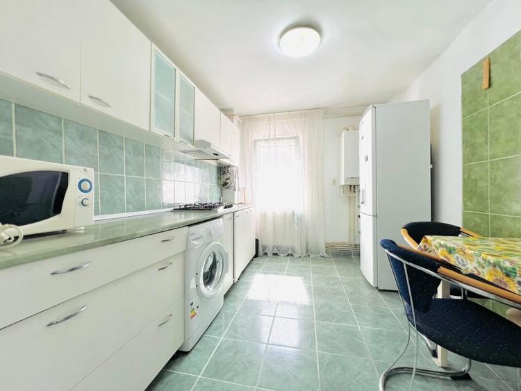 Apartament cu 2 camere decomandat, mobilat în Cugir