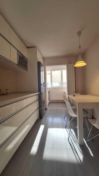Apartament cu 3 camere în Olimpia-Stadion