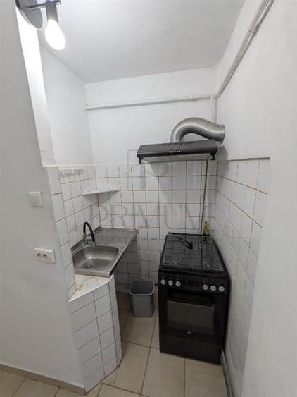 Apartament cu 3 camere semidecomandat, mobilat în Freidorf
