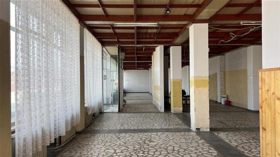 Spațiu comercial, de 474 mp, în Vest