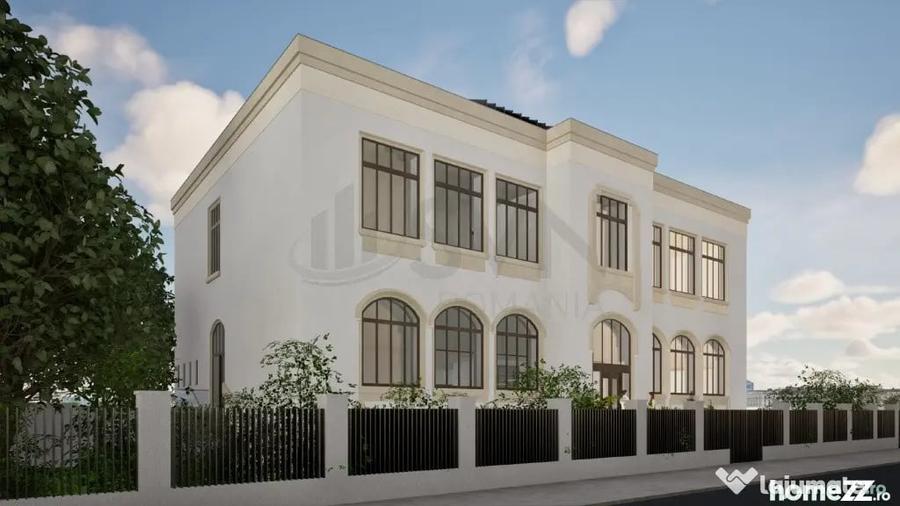 Casă cu 7 camere cu Teren 956 Mp în Central