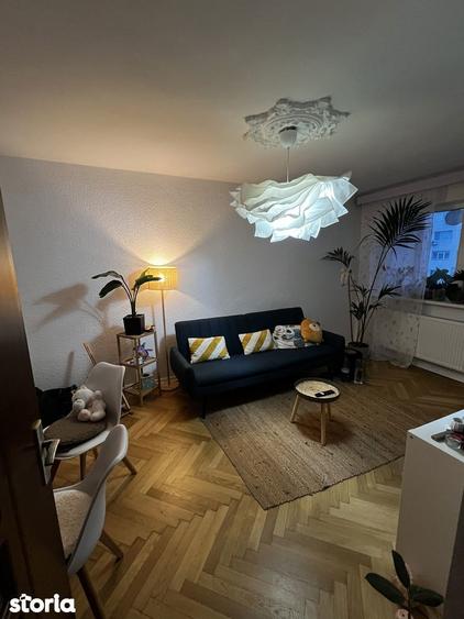 Apartament cu 3 camere decomandat, mobilat în Central