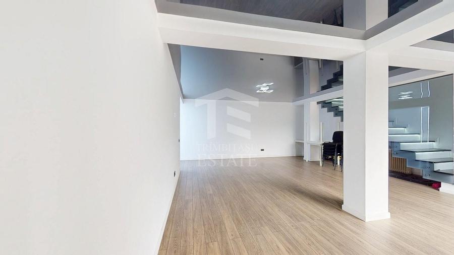 Casă individuală cu 7 camere cu Canalizare în Colentina
