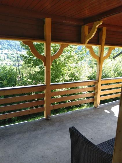 Casă cu 3 camere în Pârâu Mare