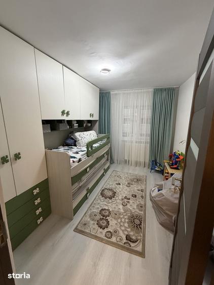 Apartament cu 4 camere decomandat în Central