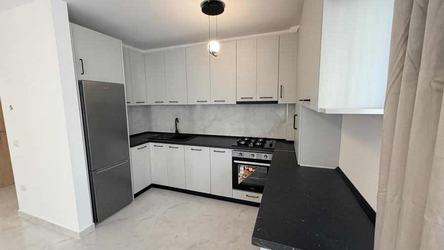 Apartament cu 2 camere semidecomandat, mobilat în Florești