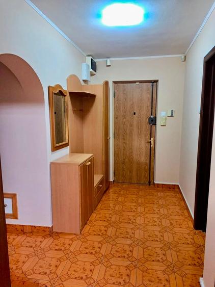Apartament cu 3 camere decomandat în Nerva Traian
