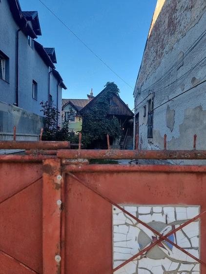 Casă cu 2 camere cu Teren 200 Mp în Central