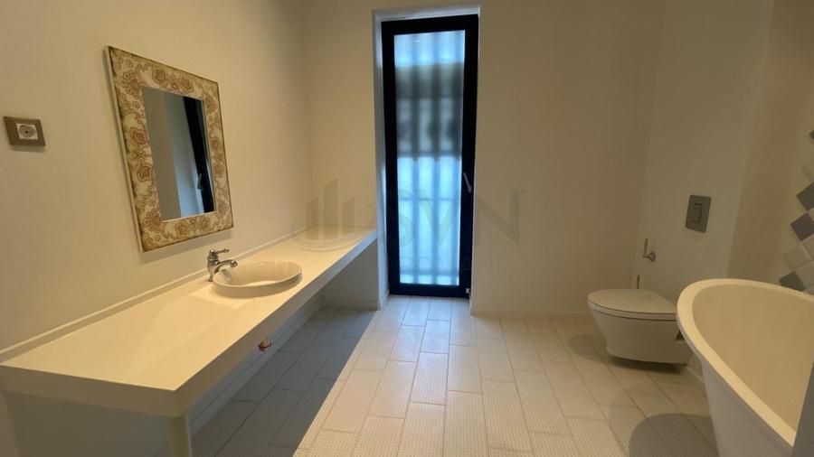 Casă individuală cu 6 camere cu Piscina în Iancu Nicolae