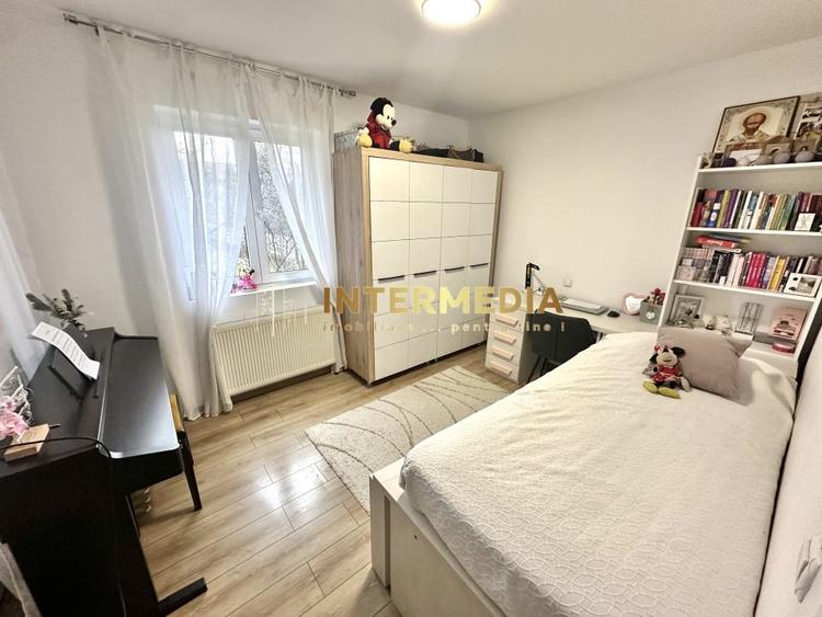 Apartament cu 3 camere decomandat, mobilat în Central