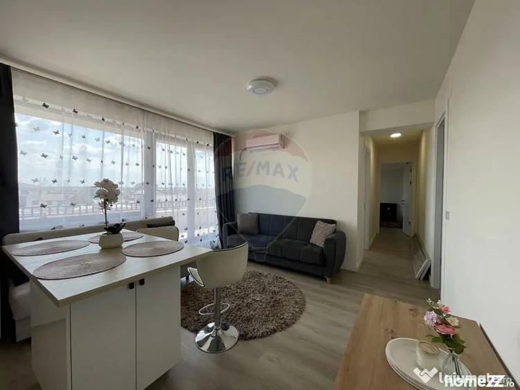 Apartament cu 3 camere semidecomandat în Central