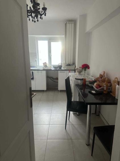 Apartament cu 4 camere decomandat în Păcurari