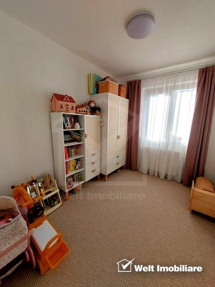 Apartament cu 3 camere semidecomandat, mobilat în Borhanci