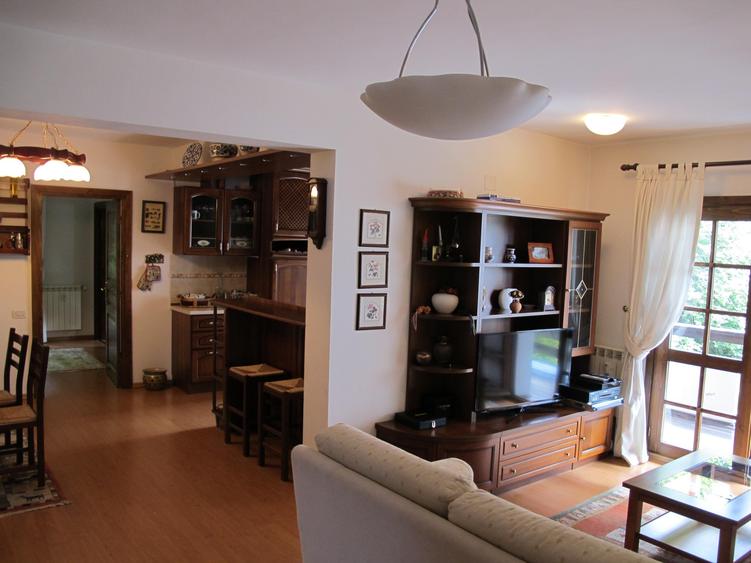 Apartament cu 4 camere decomandat, mobilat în Cioplea