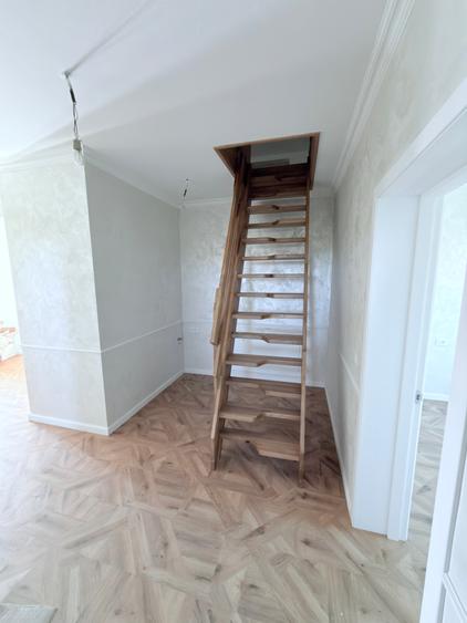 Casă individuală cu 5 camere cu Teren 500 Mp în Central