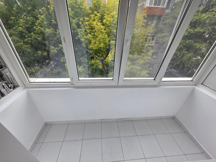 Apartament cu 3 camere decomandat în Dristor