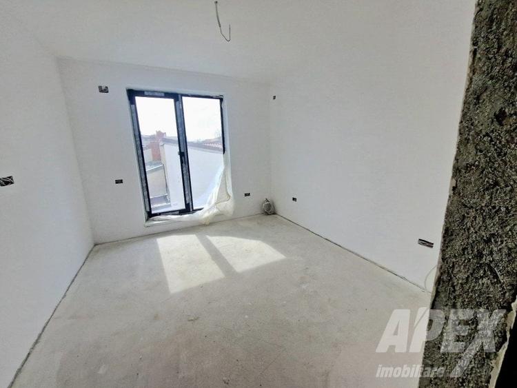 Duplex cu 5 camere cu Canalizare în Bucureștii Noi
