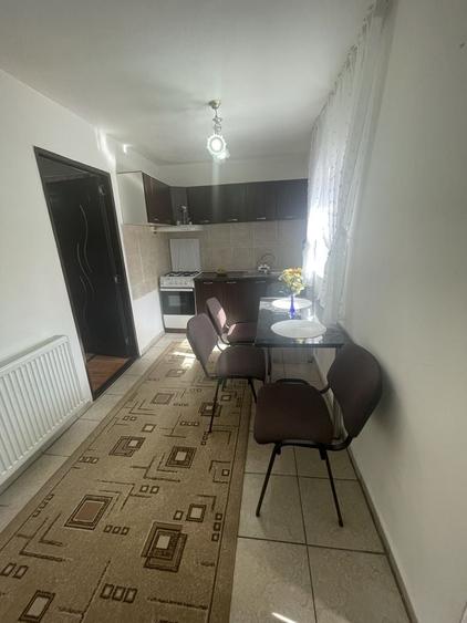 Casă cu 2 camere cu Teren 100 Mp în Central