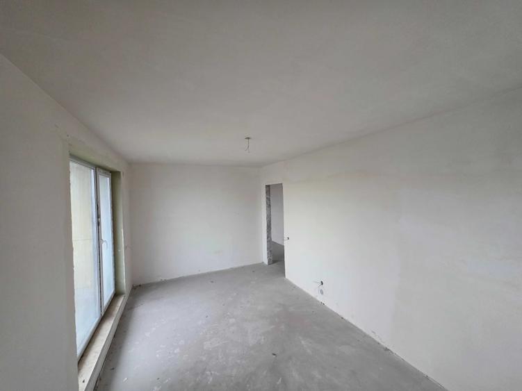 Apartament cu 3 camere nedecomandat în Central