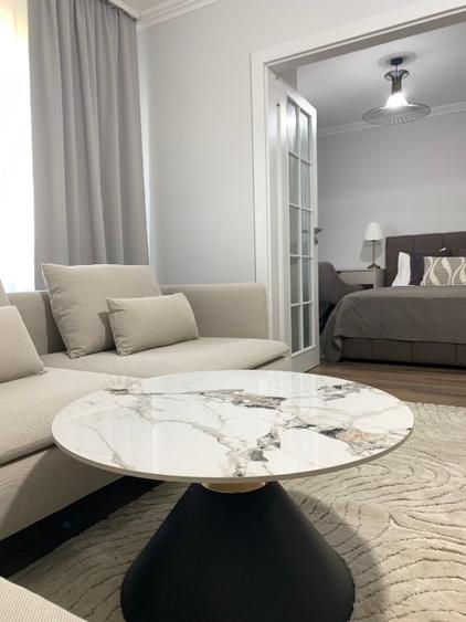 Apartament cu 3 camere semidecomandat, mobilat în Ultracentral