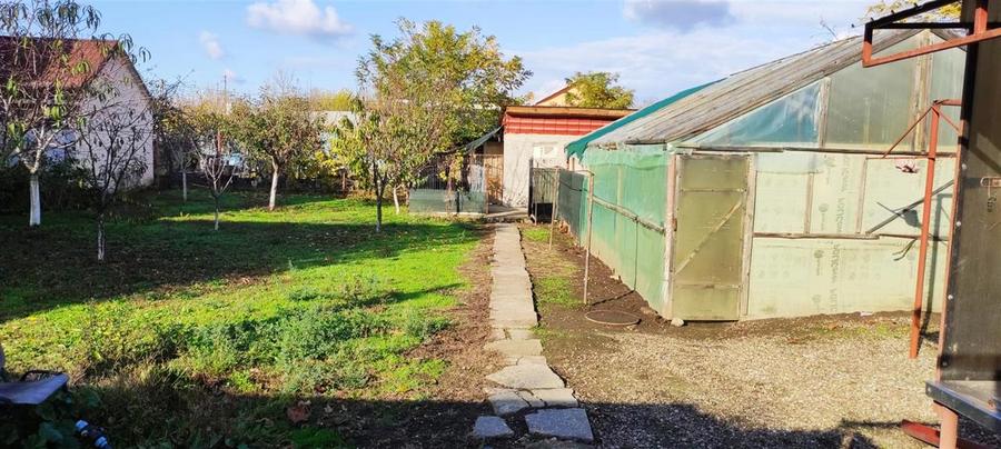 Casă individuală cu 6 camere cu Canalizare în Cazasu