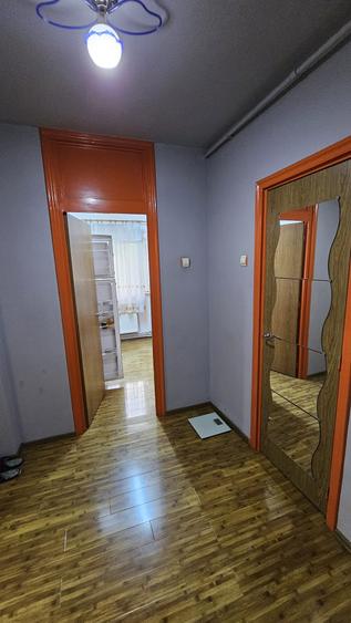 Apartament cu 2 camere semidecomandat, mobilat în Colentina