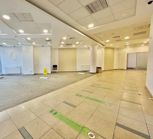 Spațiu comercial, de 245 mp, în Centru Civic