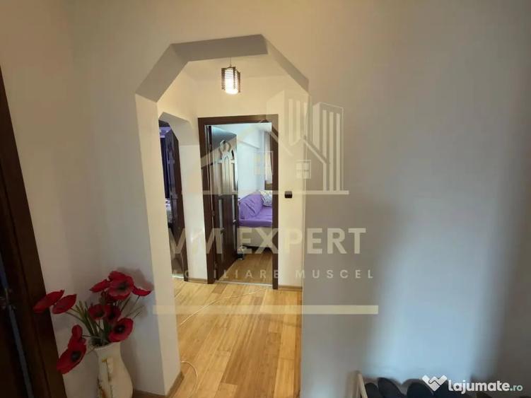 Apartament cu 3 camere decomandat în Sud