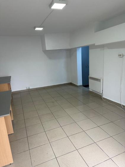 Spațiu comercial, de 30 mp, în Între Lacuri