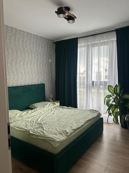 Duplex cu 4 camere cu Canalizare în Est