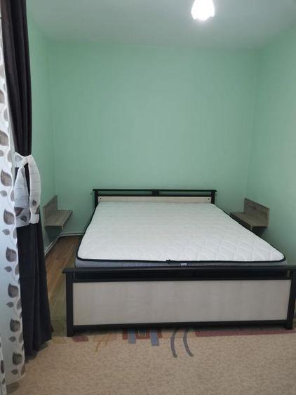 Apartament cu 3 camere semidecomandat în Centru Civic