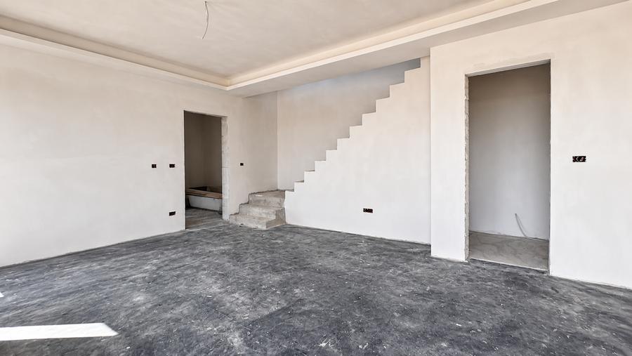 Duplex cu 5 camere cu Canalizare în Chișoda