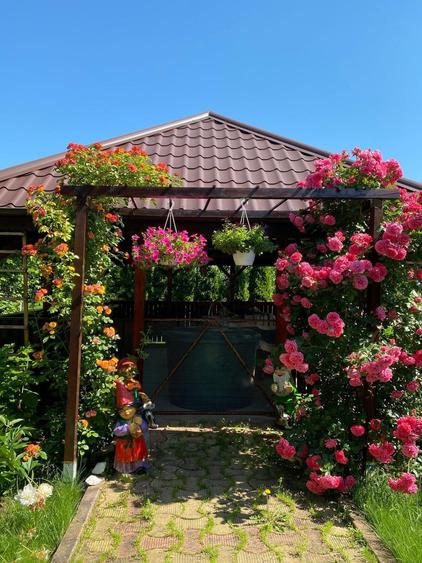 Casă cu 6 camere cu Teren 1500 Mp în Călugăreni