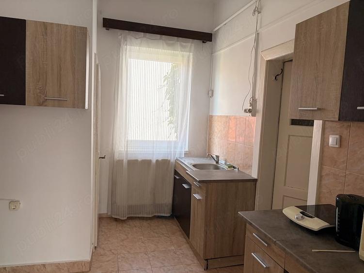 Casă cu Teren 200 Mp în Central