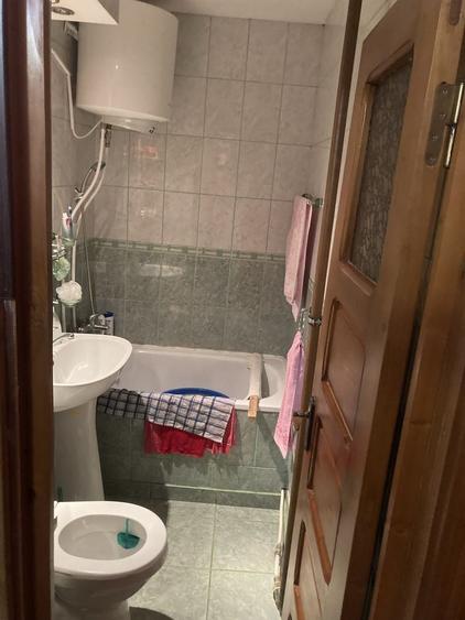 Apartament cu 3 camere decomandat în Crihala