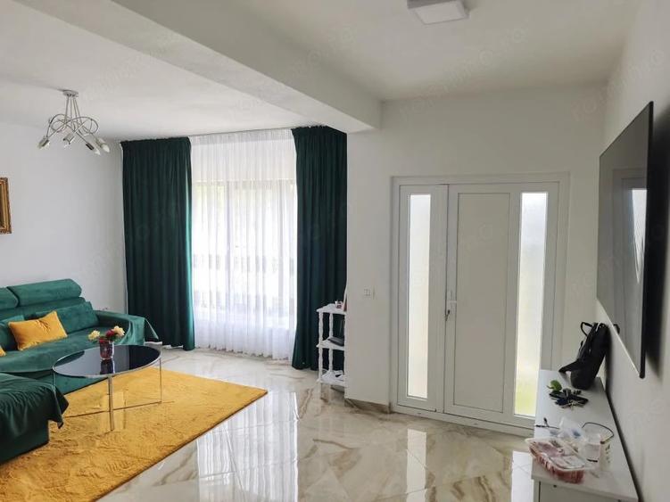 Casă cu Teren 6000 Mp în Bunești (Cotmeana)