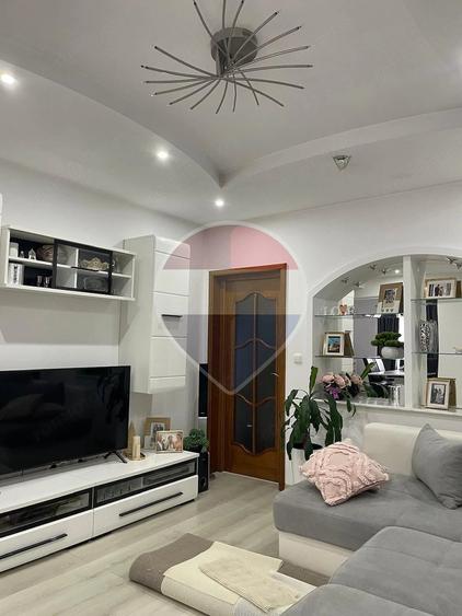 Casă cu 3 camere cu Teren 1169 Mp în Rona de Jos