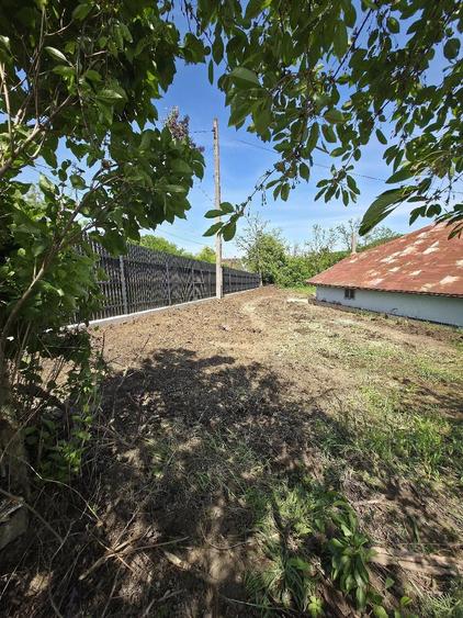 Casă cu 2 camere cu Teren 1829 Mp în Erbiceni