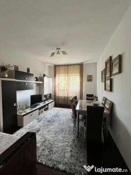 Apartament cu 3 camere decomandat în Rădăuți