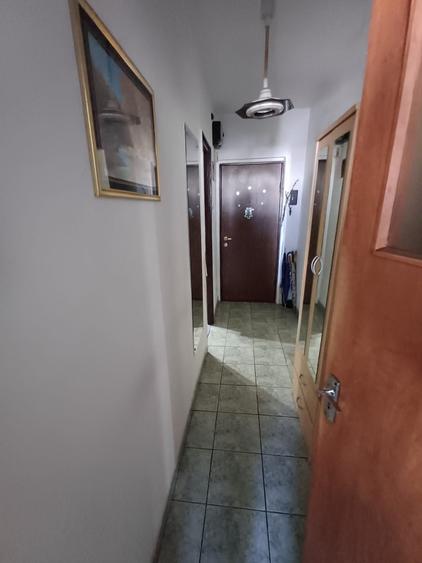 Apartament cu 2 camere semidecomandat în Mihai Bravu