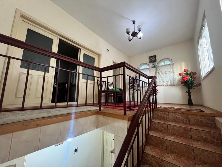 Casă individuală cu 4 camere cu Garaj în Exterior Sud