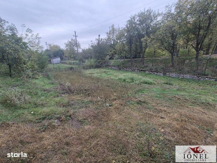 Casă cu 4 camere decomandat în Stremț