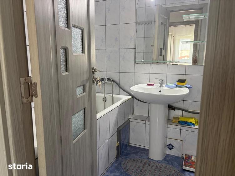 Apartament cu 2 camere decomandat în Titan